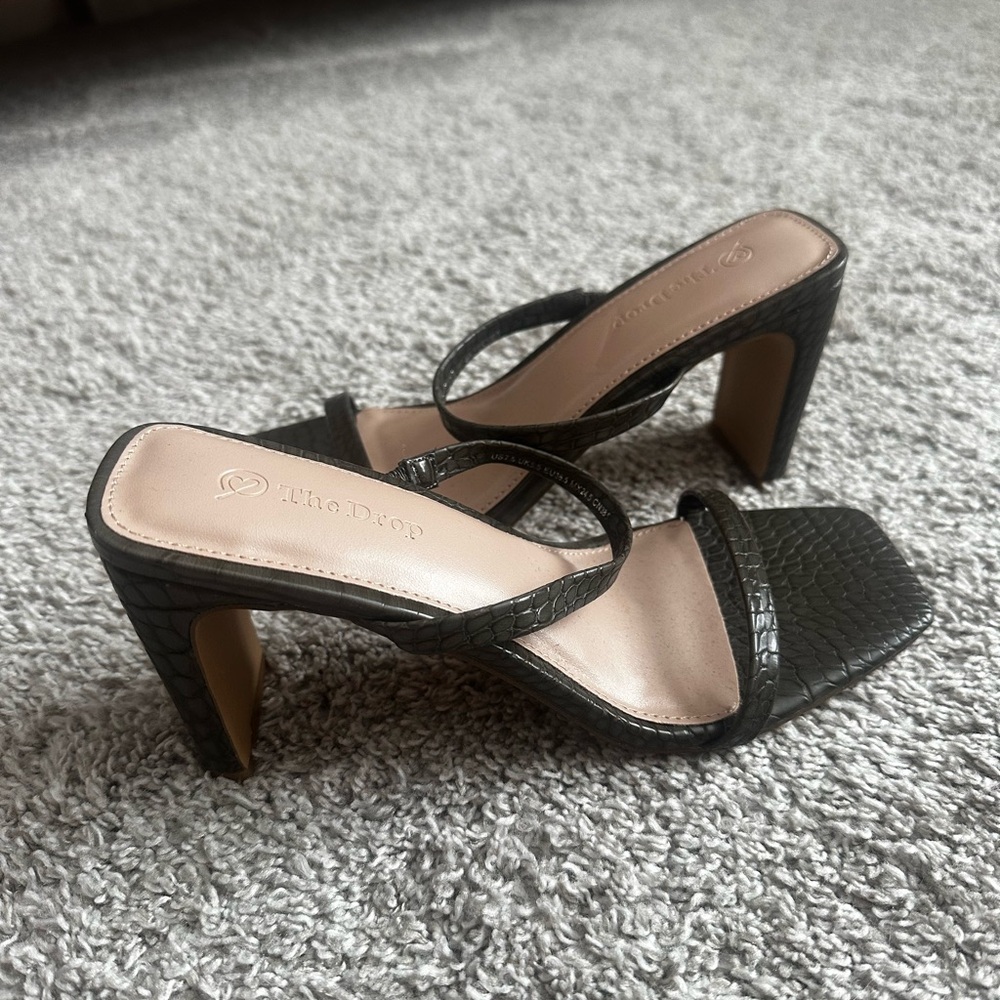 NWOT: The Drop green snakeskin-style heels